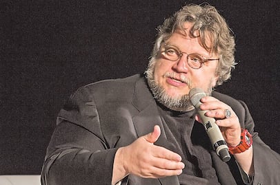 Apoya Del Toro documental sobre Ayotzinapa