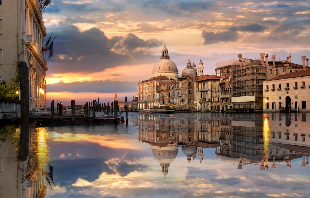 El Ministerio de Infraestructuras y Transportes anunció un plan para alejar progresivamente cruceros y otras embarcaciones frente a Venecia. (Foto: Istock)