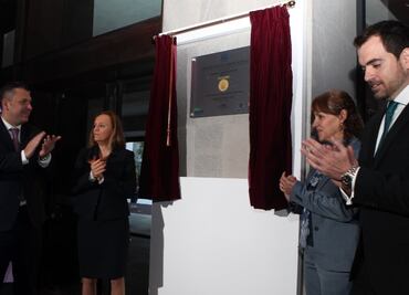 Otorga UNAM el distintivo oro al edificio de la SRE