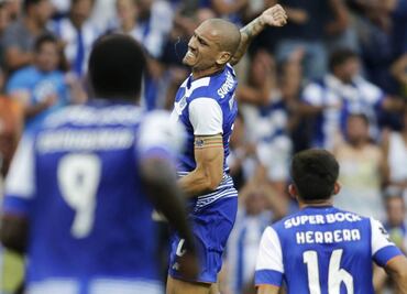 Porto logra la victoria en su casa