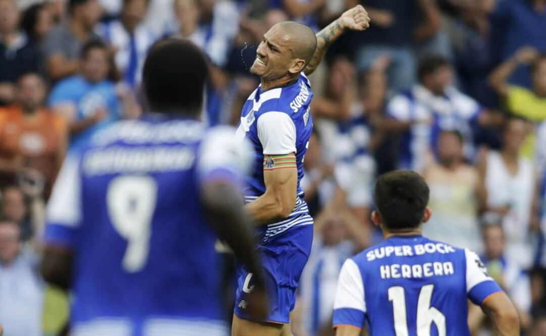 Porto logra la victoria en su casa
