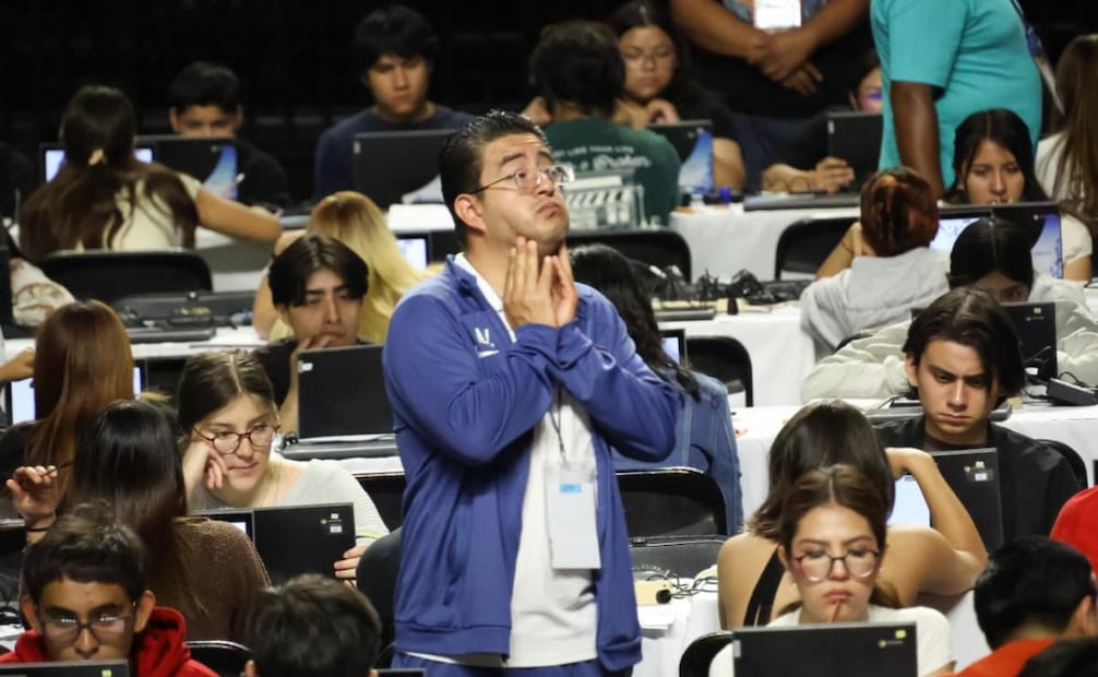 Aspectos de la aplicación del examen de control de la Universidad Nacional Autónoma de México (UNAM) en el Palacio de los Deportes. El rector, Leonardo Lomelí Vanegas, acude a inspeccionar. Foto: Karla Guerrero / EL UNIVERSAL