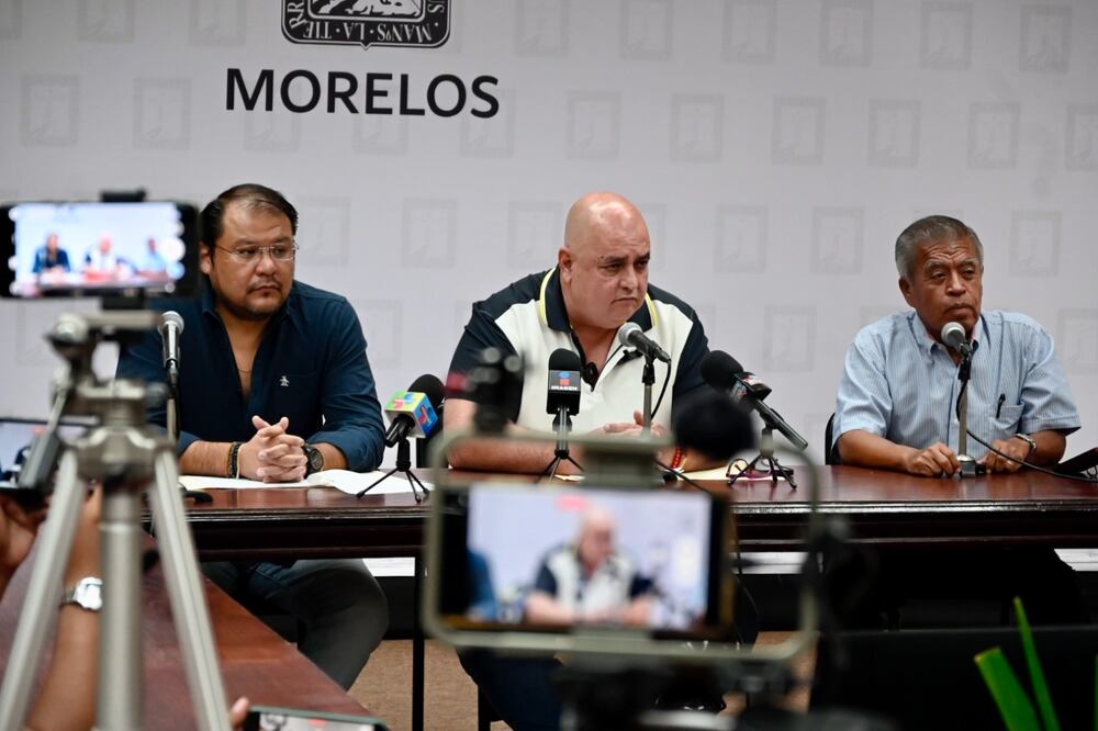 Transportistas amagan con suspender servicio el lunes ante la negativa del gobierno para aumentar la tarifa mínima; gobierno advierte con cancelar concesiones a los paristas. (Foto: especial)