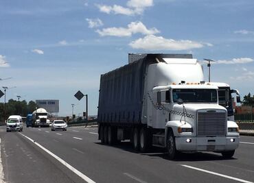 Se desacelera producción y exportación de camiones pesados en agosto