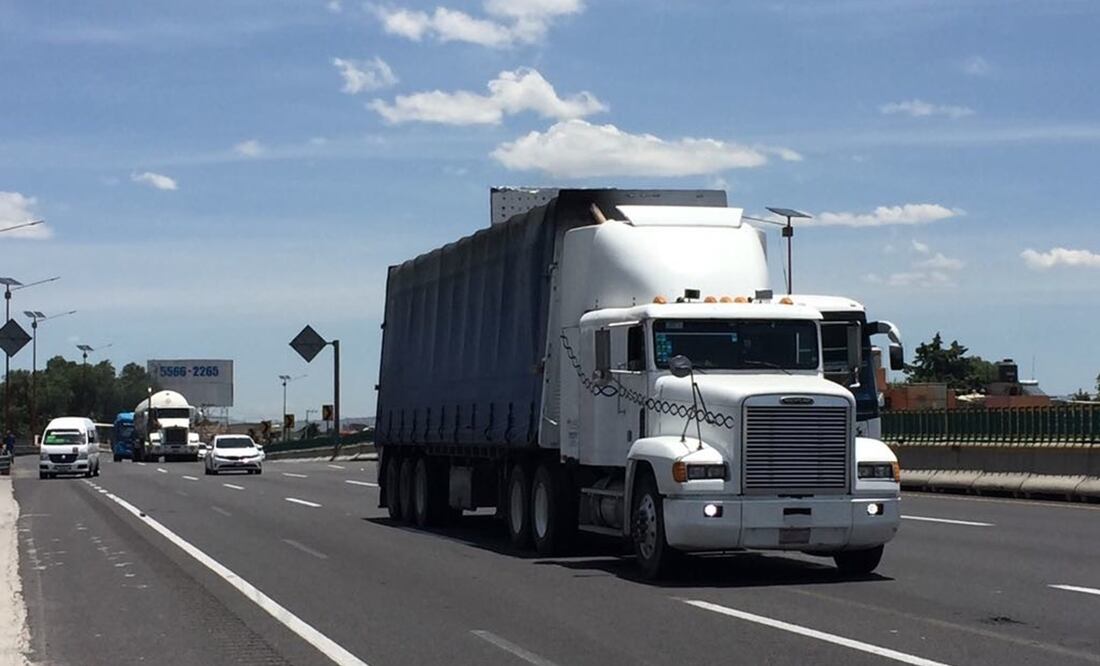 Durante el octavo mes del año se fabricaron 19 mil 413 camiones pesados, cuando en el mismo periodo del año pasado se fabricaron 20 mil 197 unidades. Foto: Archivo / EL UNIVERSAL