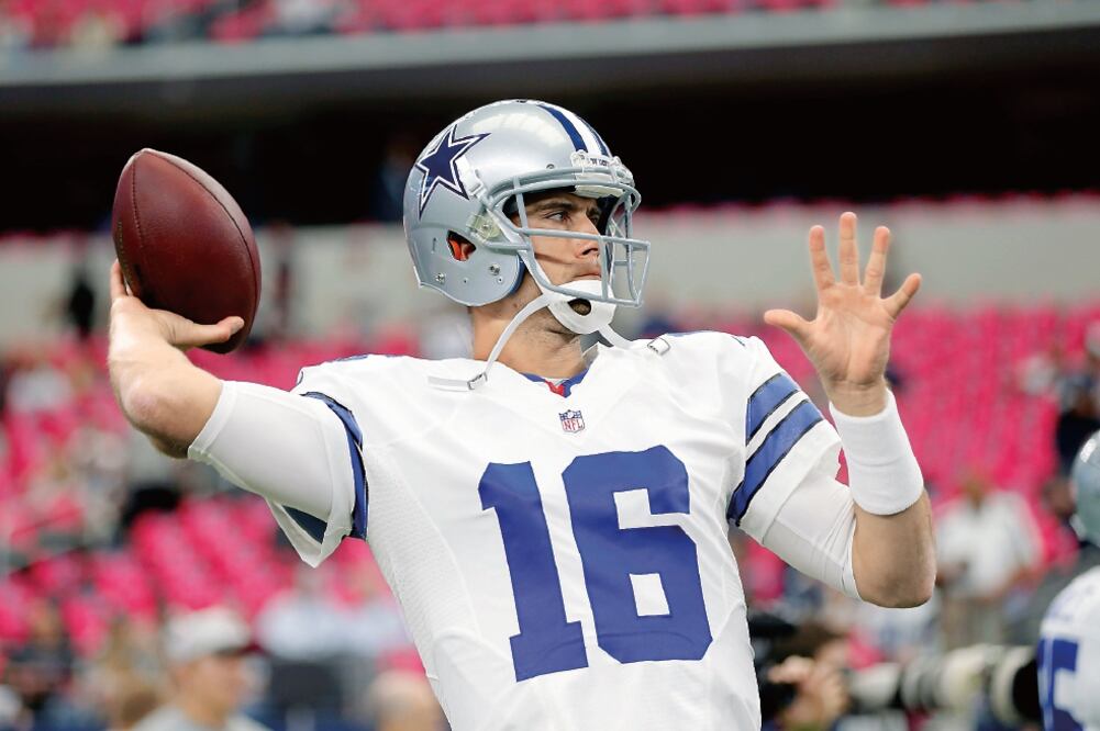 Matt Cassel tomará la titularidad como quarterback tras el 0-3 que obtuvo Brandon Weeden en los controles de la ofensiva de los Cowboys (ARCHIVO. EL UNIVERSAL)