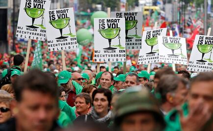 Manifestación contra política laboral deja disturbios en Bruselas