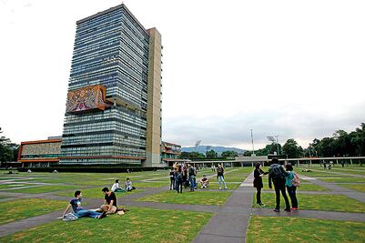 En la ruta final por Rectoría