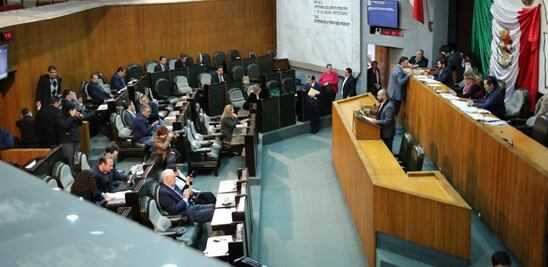 Aprueban en comisiones del Congreso de NL licencia de "El Bronco"