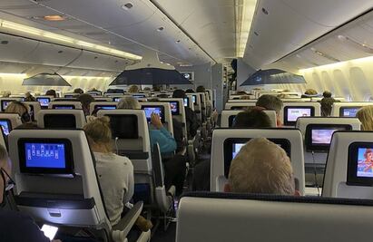 Dan positivo a Covid 61 pasajeros de 2 vuelos de Sudáfrica al aterrizar en Ámsterdam