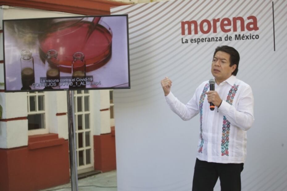 Sesión en el búnker de Palacio Nacional por la marcha feminista