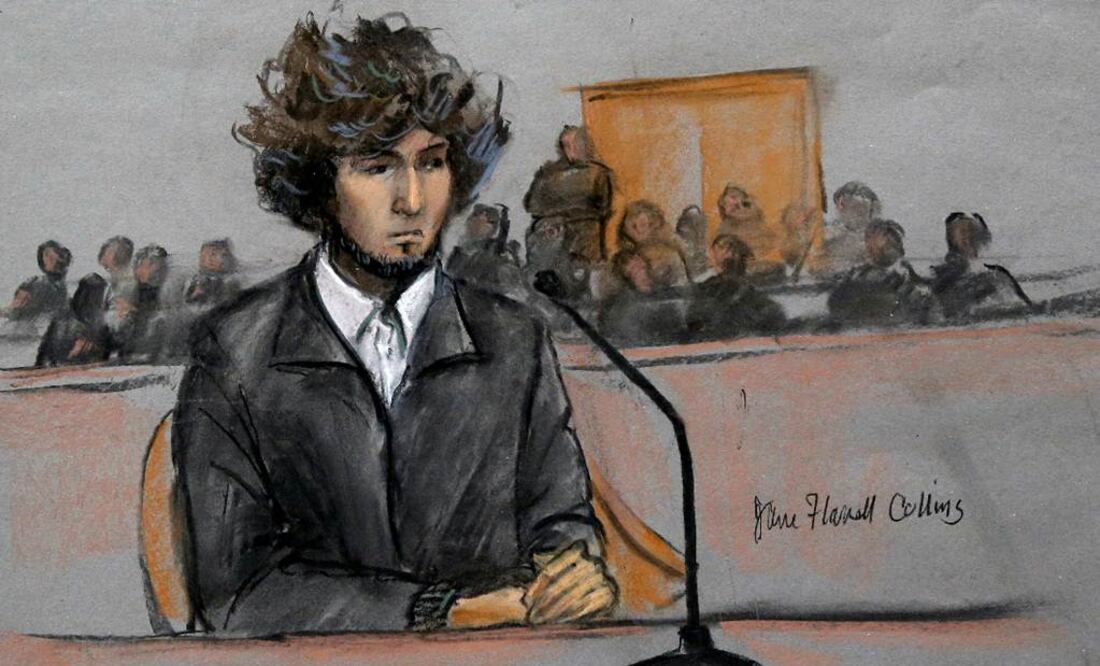 "Le pido misericordia a Alá para mí, para mi hermano y para mi familia", dijo ante la audiencia, y habló sobre "la fuerza, la paciencia y la dignidad" de las víctimas de las explosiones, que testificaron momentos antes Foto: AP