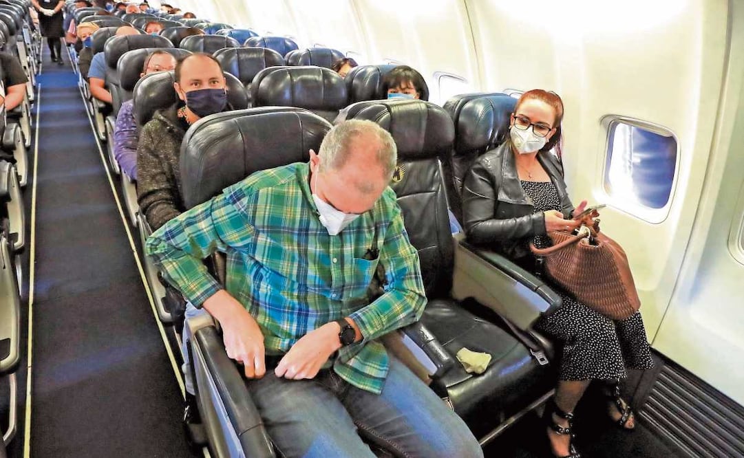 Tras cerrar la puerta del avión, la aerolínea deberá enviar una segunda lista de pasajeros. Foto: EL UNIVERSAL