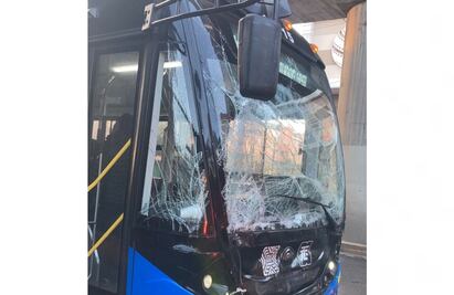 Reportan choque entre unidades del Trolebús y Metrobús en la avenida Tláhuac