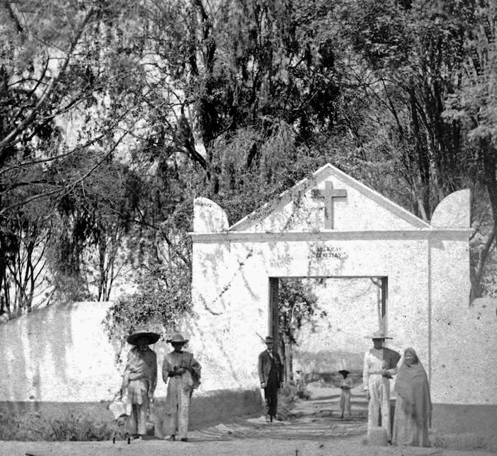 El desconocido cementerio de E.U. sobre Circuito Interior