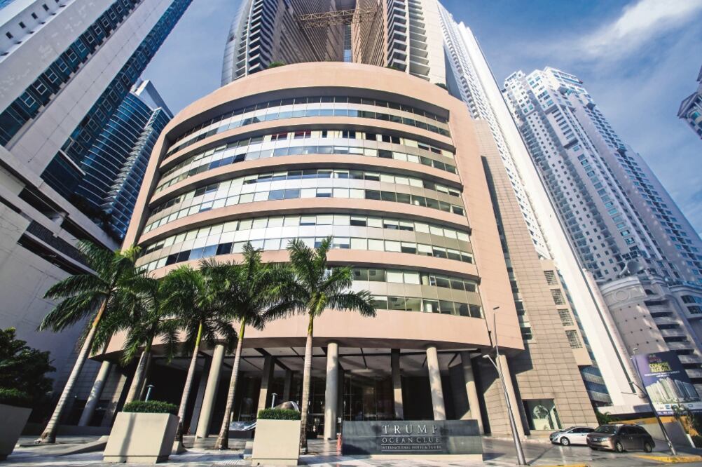 En el mismo edificio en el que está el hotel hay tiendas de marcas de lujo; se promociona como uno de los edificios más altos de Centroamérica (GERMÁN ESPINOSA. EL UNIVERSAL)