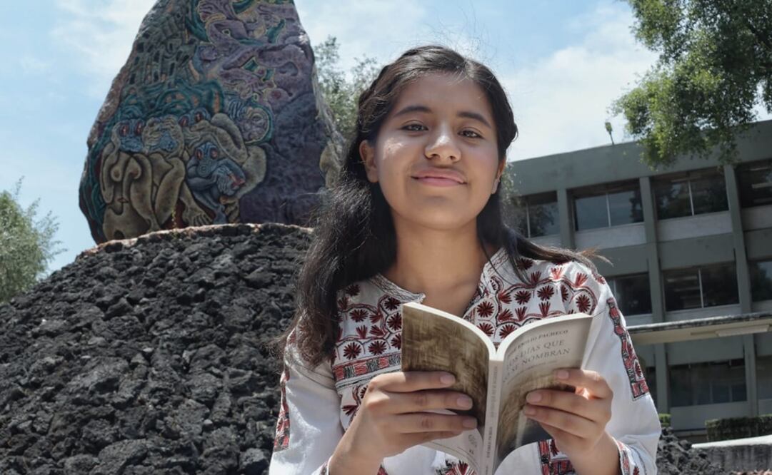 Adriana Kupijy Vargas se ha dedicado a conseguir libros en donación para llevarlos a los rincones más alejados de su estado (ESPECIAL)