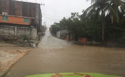 Crecida de río arrastra a una persona en Oaxaca