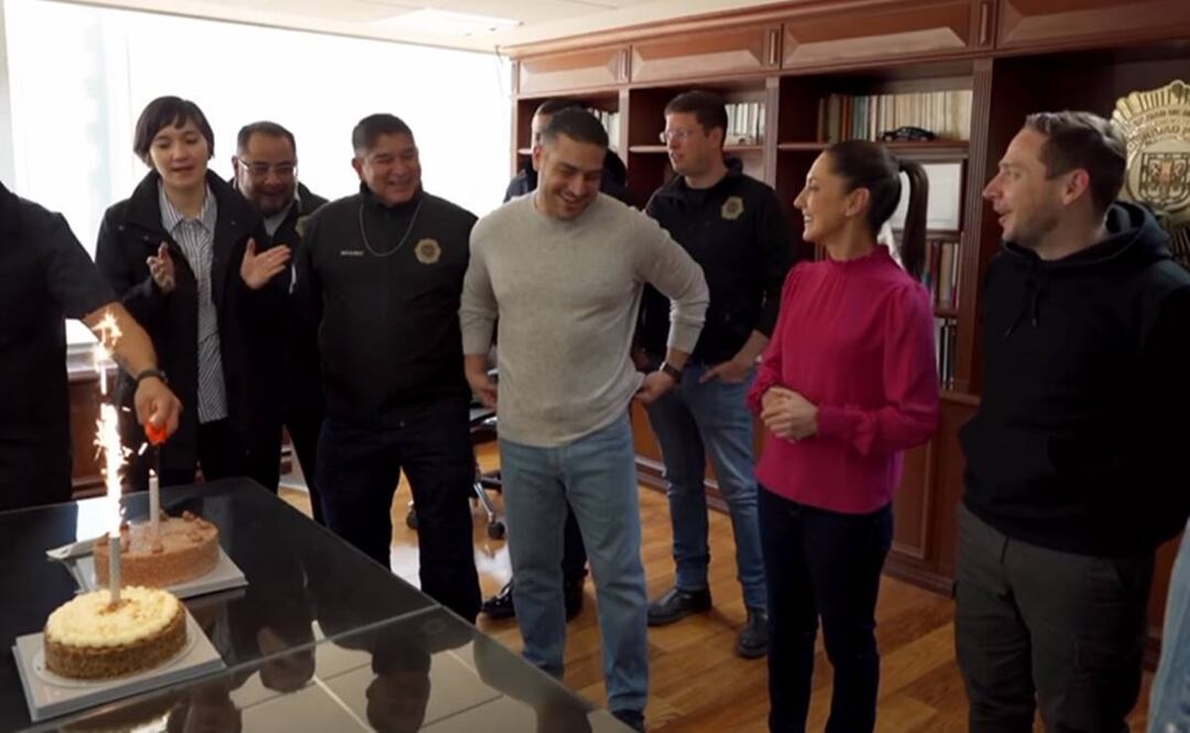 Sheinbaum festeja cumpleaños de Omar García Harfuch. Foto: Captura de video.