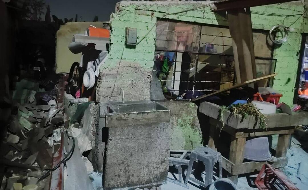 Al lugar llegaron elementos de Protección Civil y Bomberos quienes realizaron las labores para sofocar el incendio. Foto: Especial