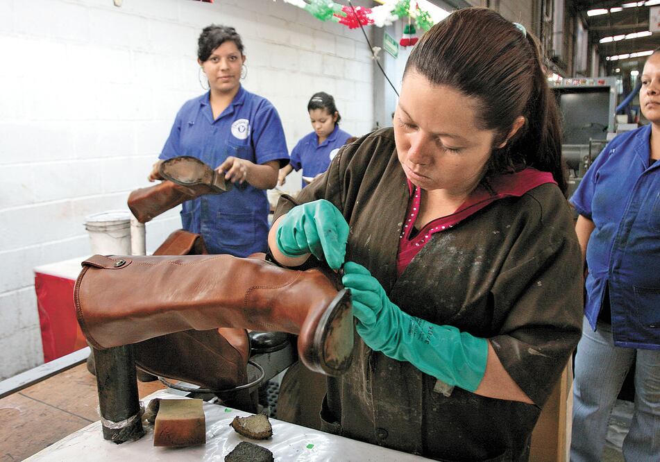 En México las mujeres representan 43% de la plantilla laboral. ARCHIVO. EFE