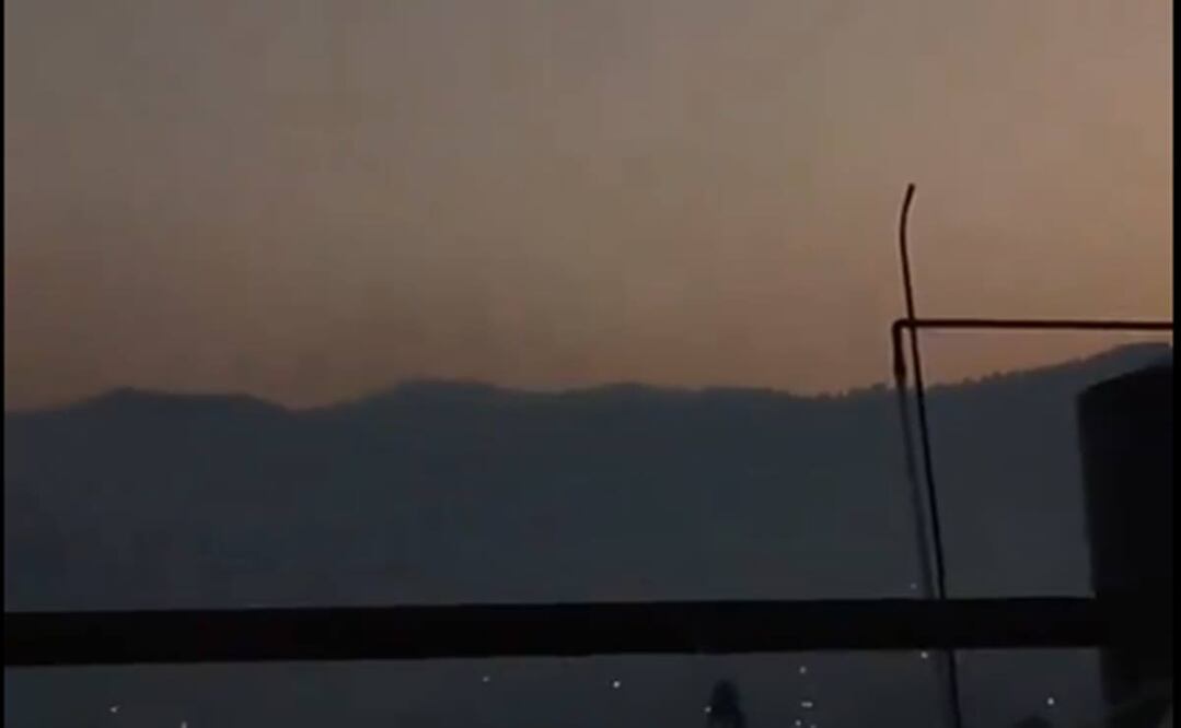 Reportan humo denso en Magdalena Contreras por incendio / Captura de pantalla