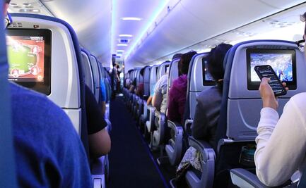 Mujer de 70 años denuncia a borracho que le orinó encima en pleno vuelo 