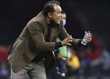 Juan Reynoso alaba a sus fichajes: “Charly y Erik se fajaron”