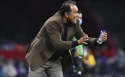 Juan Reynoso alaba a sus fichajes: “Charly y Erik se fajaron”