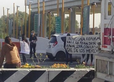 Protestan alumnos de la FES Aragón en caseta de Chalco