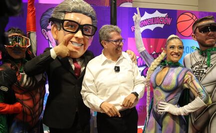 Entre botargas y peluches, Monreal se reúne con jóvenes en la "Monri-Con"