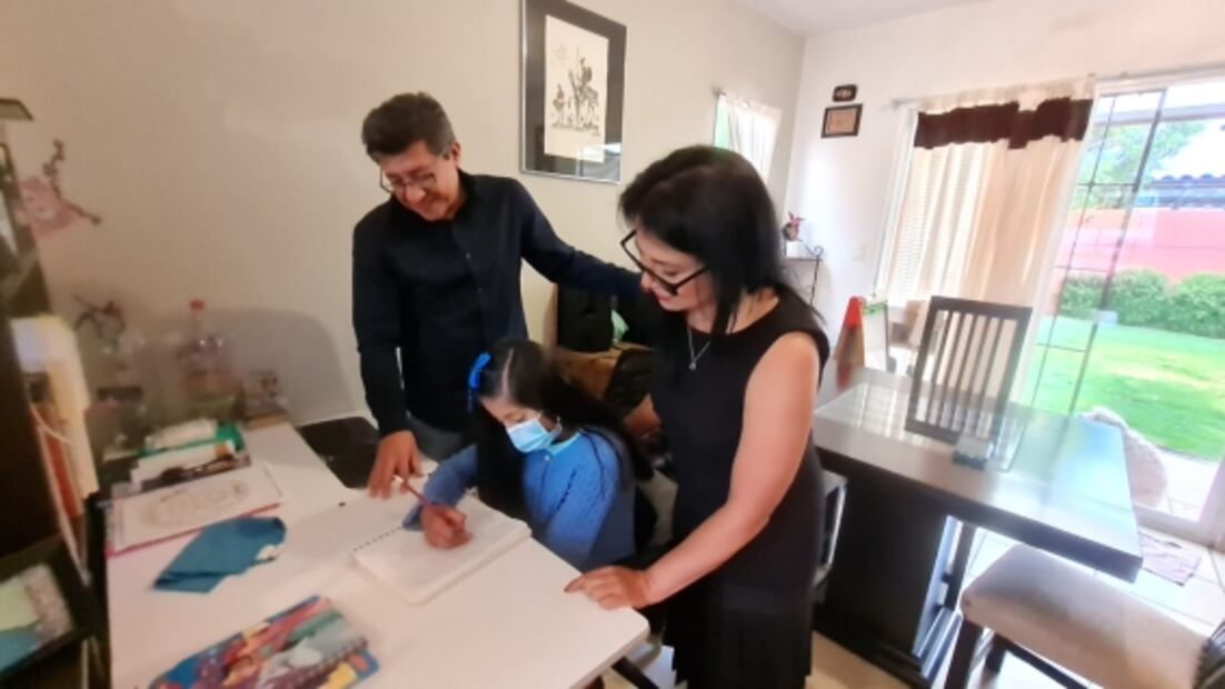 Tras ser adoptada hace 4 años, así celebra Ximena el Día del Niño con su nueva familia