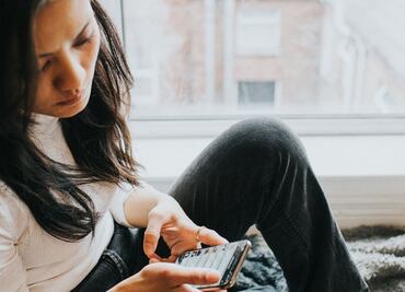 Por qué las aplicaciones de citas online son tan agotadoras (y cómo manejarlo)