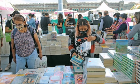 Noam Chomsky, homenaje a David Huerta y libros gratis: ¿qué esperar en la FIL Zócalo?