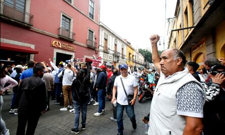 FOTOS: Locatarios se manifiestan contra el abasto popular en la CDMX; amagan con bloqueos en mercados