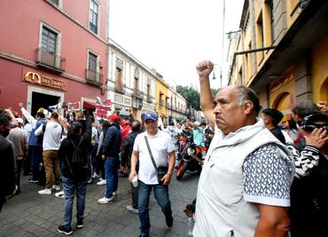 FOTOS: Locatarios se manifiestan contra el abasto popular en la CDMX; amagan con bloqueos en mercados