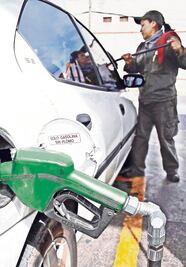 Dejan solo al PRI en el tema de las gasolinas