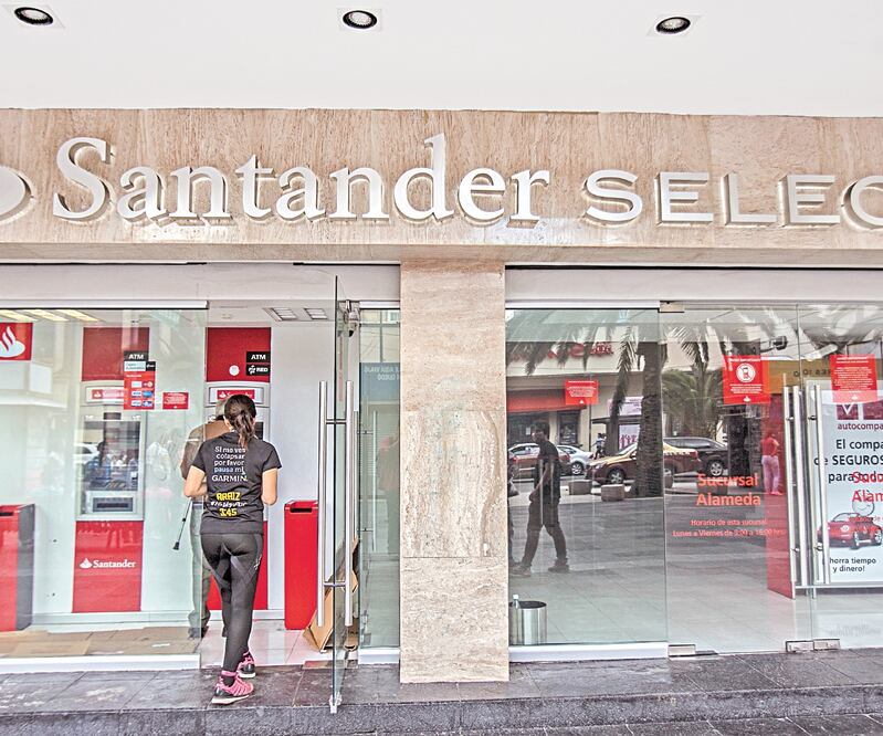 Datos de la Comisión Nacional Bancaria y de Valores indican que el año pasado los bancos ganaron 163 mil millones de pesos. ARCHIVO EL UNIVERSAL