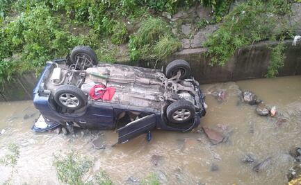 Cae camioneta a canal donde fue arrastrada Ana Karen en Tlalnepantla