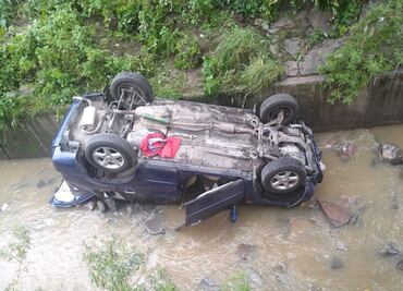 Cae camioneta a canal donde fue arrastrada Ana Karen en Tlalnepantla