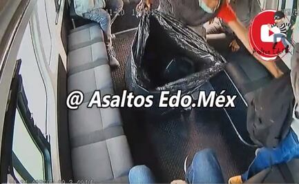 Sujetos asaltan combi en Ecatepec y se llevan hasta una bolsa de basura para cargar lo robado