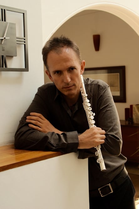 El flautista Alejandro Escuer tocará la obra de Mauricio Beltrán el 26 y 27 de septiembre (CORTESÍA ALEJANDRO ESCUER)