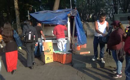 Retiran puestos ambulantes en inmediaciones del Metro Auditorio