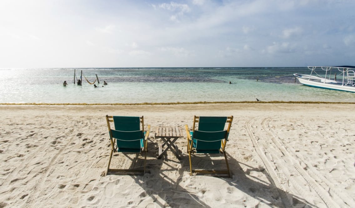 Para pasar unos días de descanso, mecerse en una hamaca sobre el mar y sin el ajetreo de la vida nocturna de Cancún. (Foto: Alan Carranza)