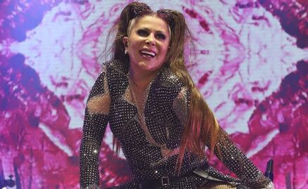 Alejandra Guzmán sufre aparatosa caída en el aeropuerto y levanta especulaciones sobre su estado