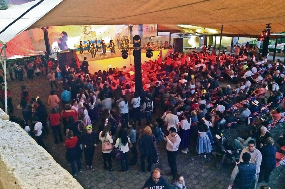 De acuerdo con la joven, cuatro sujetos la atacaron sexualmente en uno de los baños de la institución, mientras dos mujeres “les echaban aguas”. (TOMADA DE FACEBOOK)