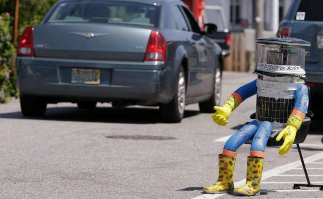 HitchBOT era capaz de hacer charlas limitadas. (Foto: AP)