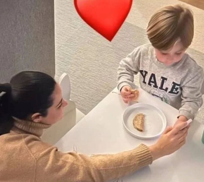 Anahí anuncia al "nuevo integrante" de RBD