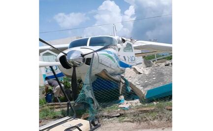 Avioneta colisiona al aterrizar en Holbox; le fallan los frenos