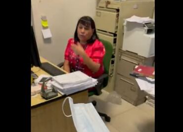 Jorge D'Alessio exhibe que funcionaria del MP de Naucalpan no se pone el cubrebocas